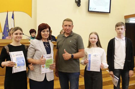 Мер Кременчука зустрівся з юними науковцями МАНу
