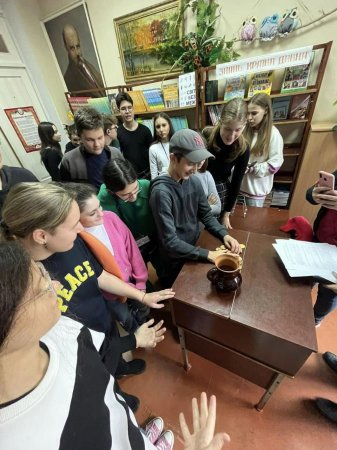 У рамках Всеукраїнського місячника шкільних бібліотек в Кременчуцькому ліцеї N10 пройшов історичний квест