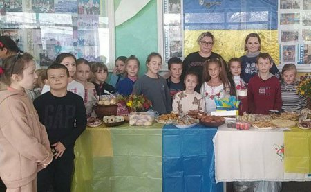 У Кременчуцькій гімназії №7 відбувся благодійний ярмарок на підтримку ЗСУ