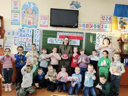 Майже 40 тисяч гривень зібрали учні, батьки та педагоги Кременчуцької гімназії №20 на допомогу ЗСУ 