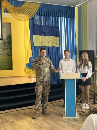 На День українського добровольця відбулося патріотичне Віче